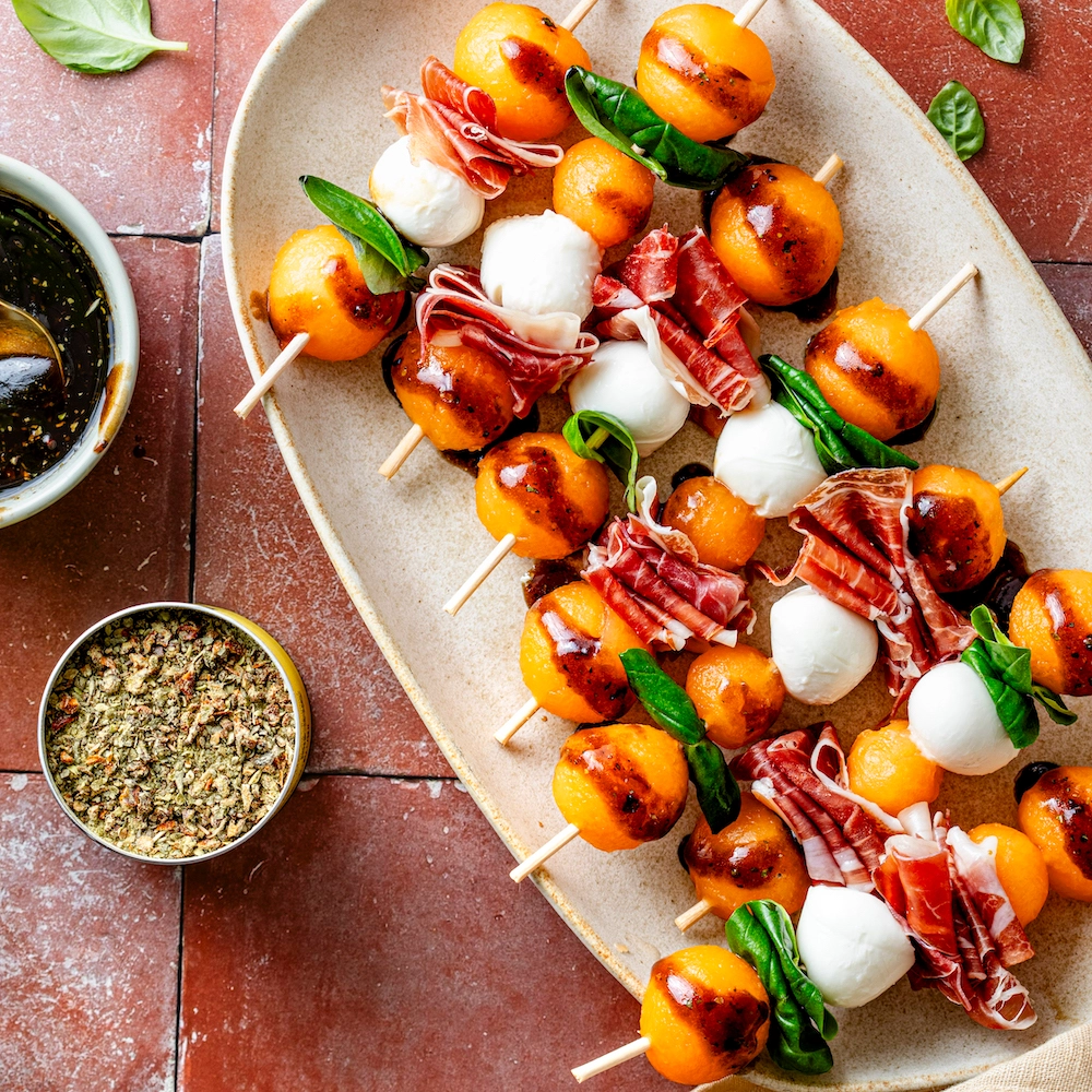 Brocheta de melón con jamón