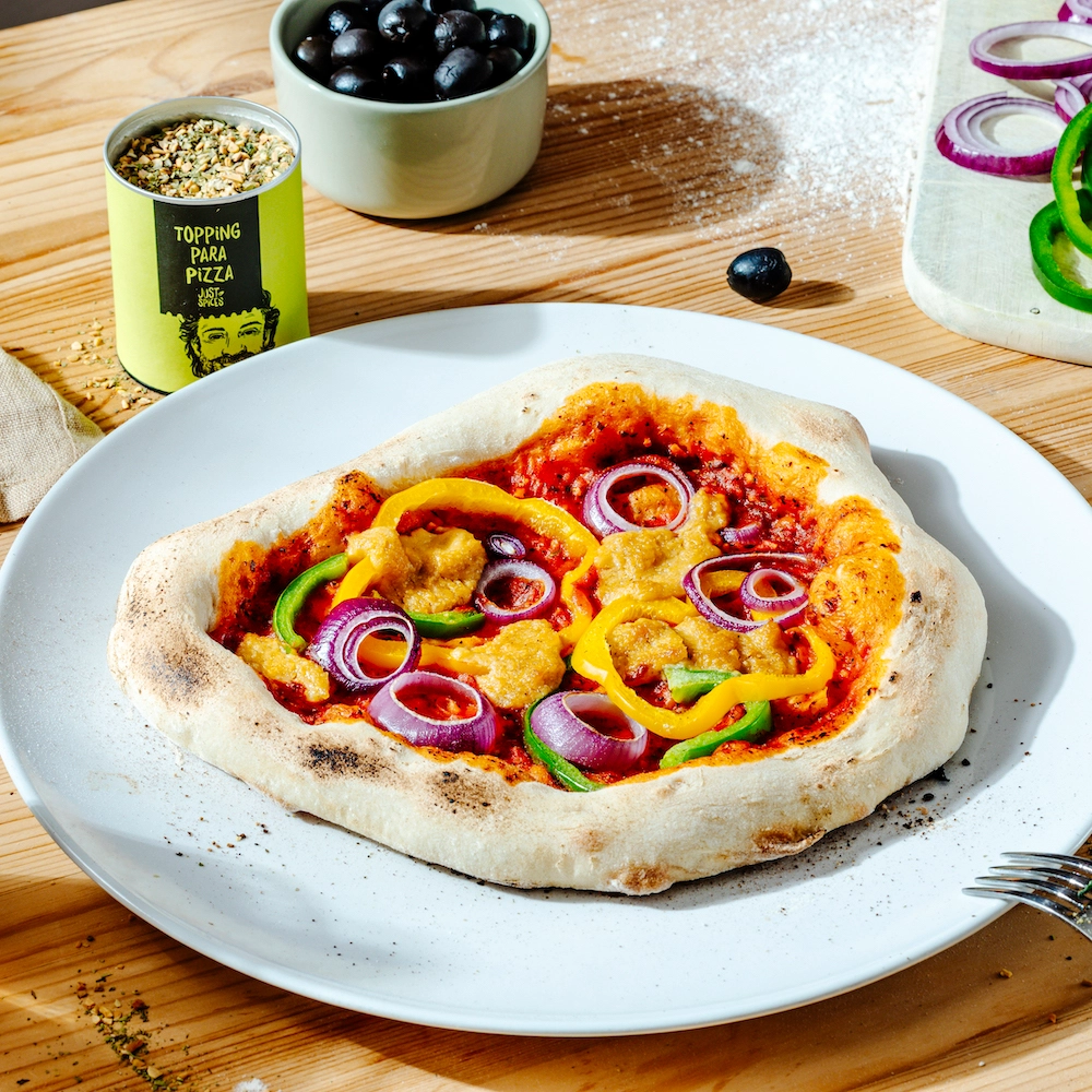 Pizza vegana con hummus