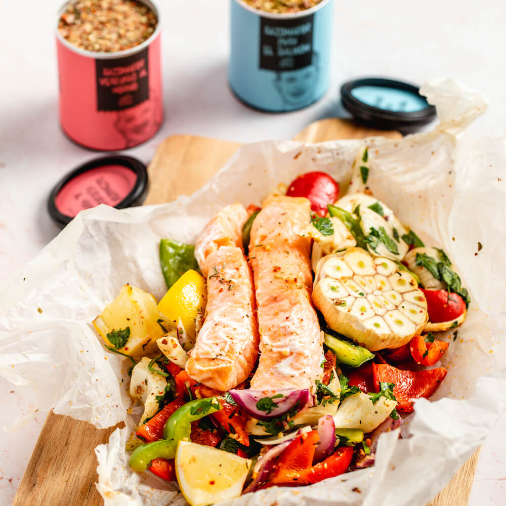 Salmón al papillote con verduras al horno