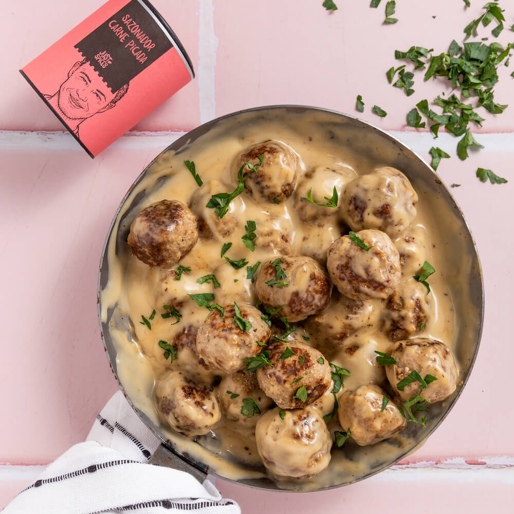 Köttbullar o albóndigas suecas