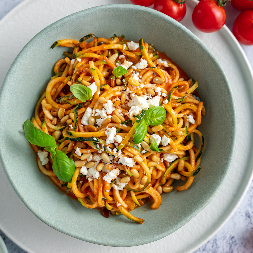 Espagueti de calabacín con tomates
