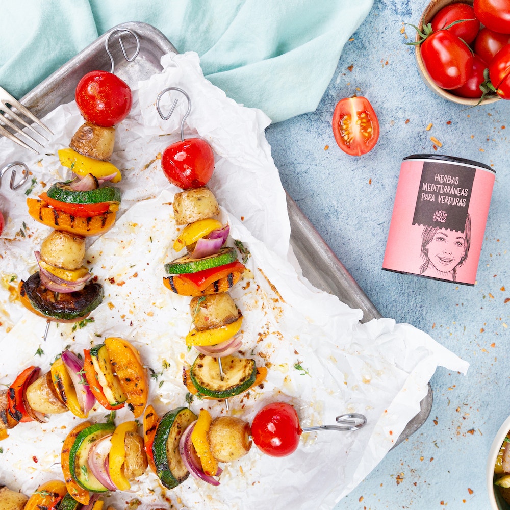 Brochetas mediterráneas con verduras y albaricoque
