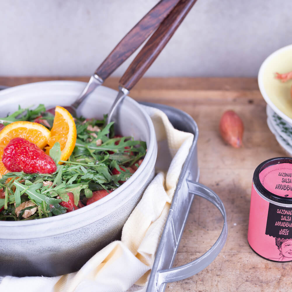 Ensalada de fresas y mozzarella de búfala