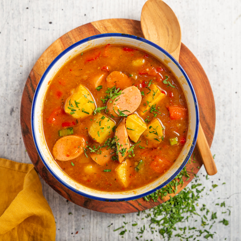Patatas guisadas con salchichas