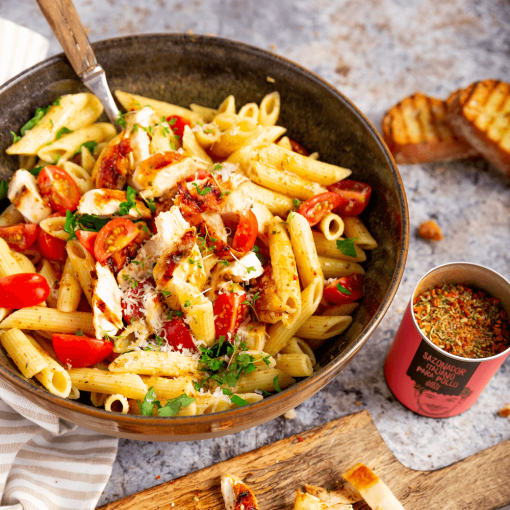 Ensalada de pasta con pollo a la parrilla