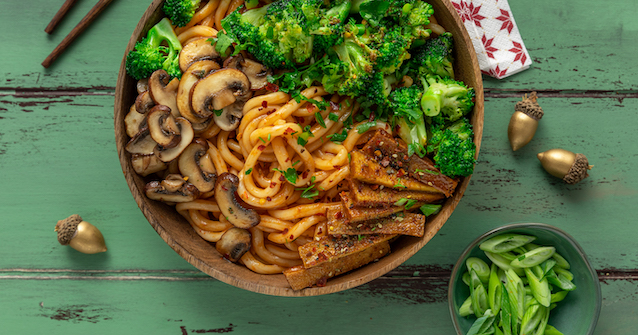 Como cocinar tofu, fideos udon con tofu