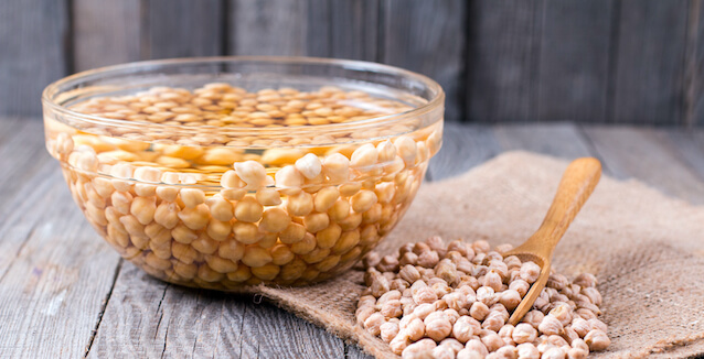 Cómo hacer garbanzos, garbanzos en remojo