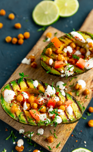 Menú navideño vegetariano, aguacate a la parrilla